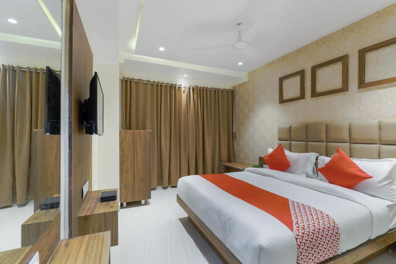 Sky Stays Rose Gold Vadodara Exterior photo