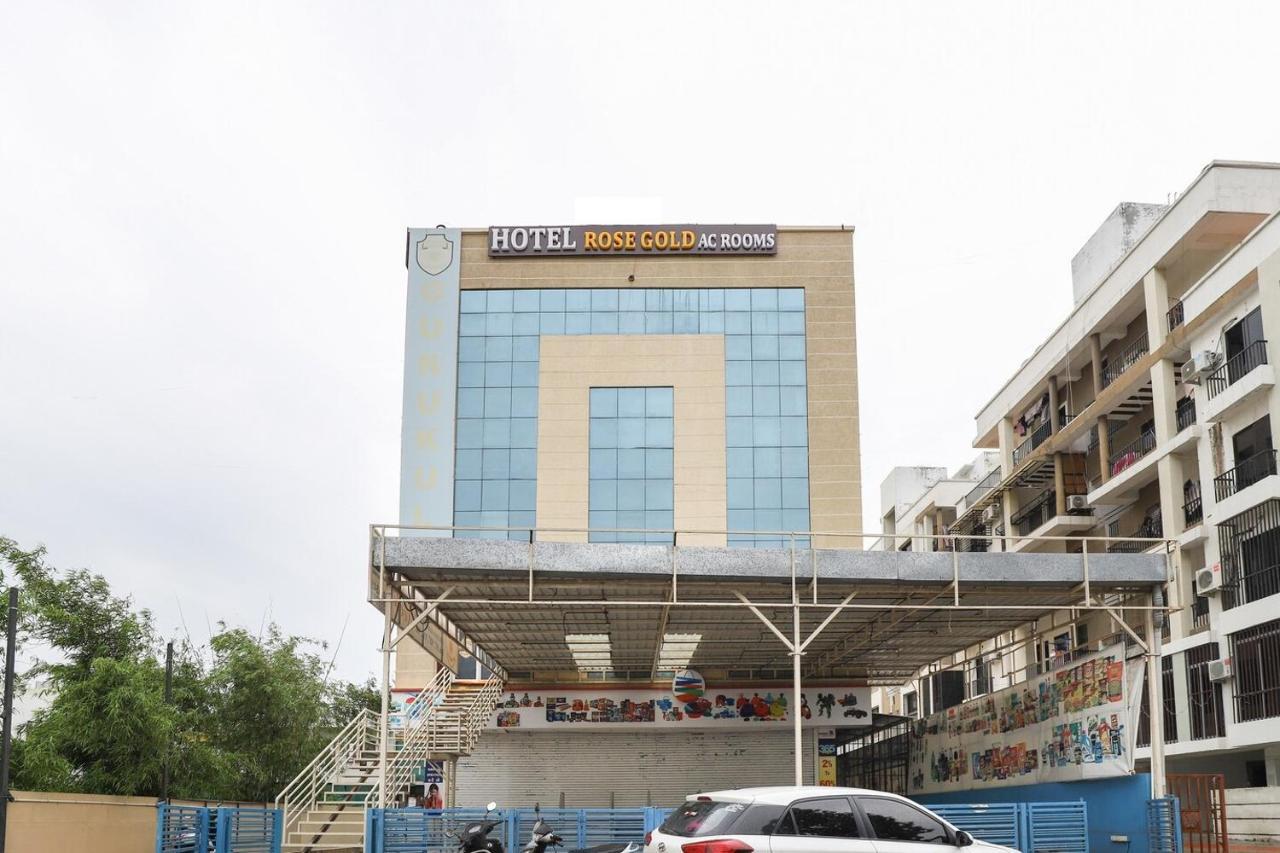 Sky Stays Rose Gold Vadodara Exterior photo